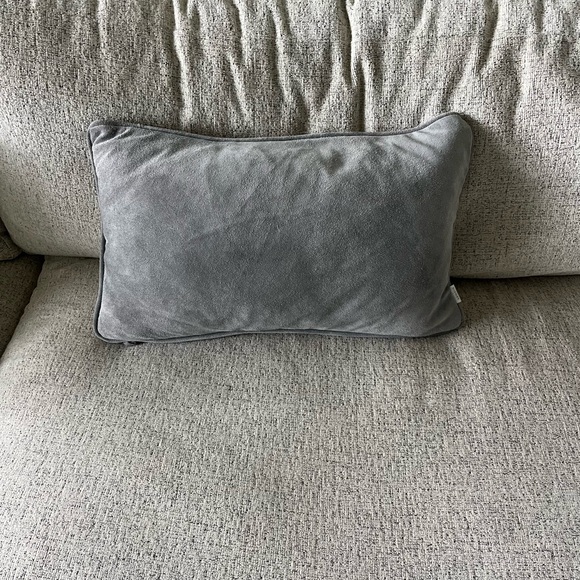 Arhaus Pillow Cover NWOT - Picture 7 of 7